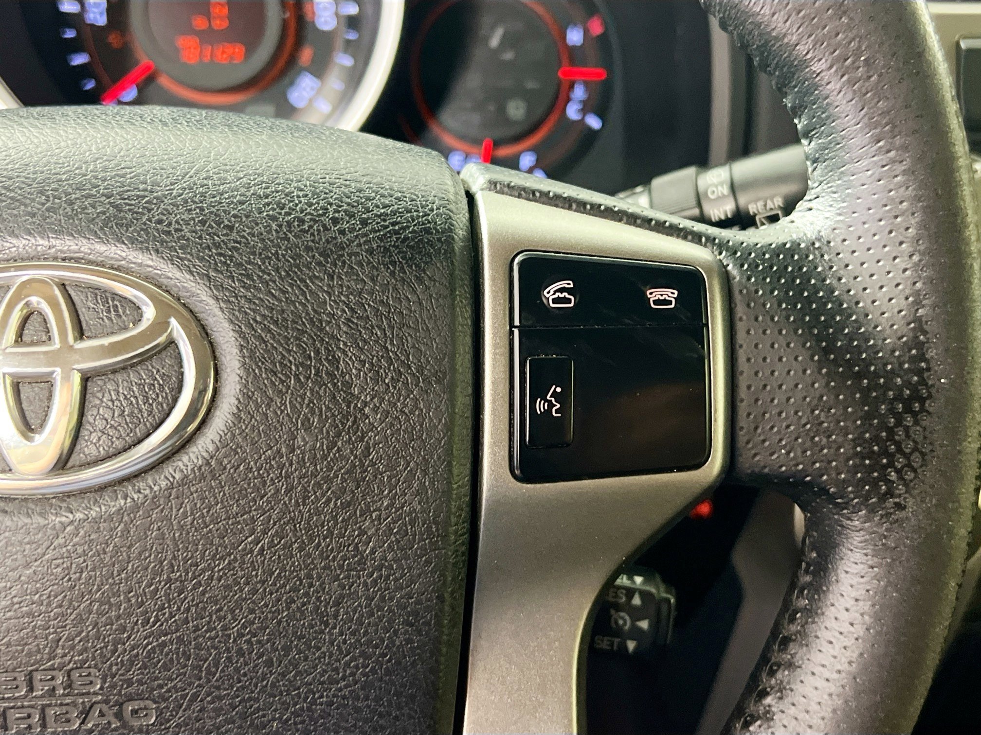 Used 2013 Toyota 4Runner Limited image 19
