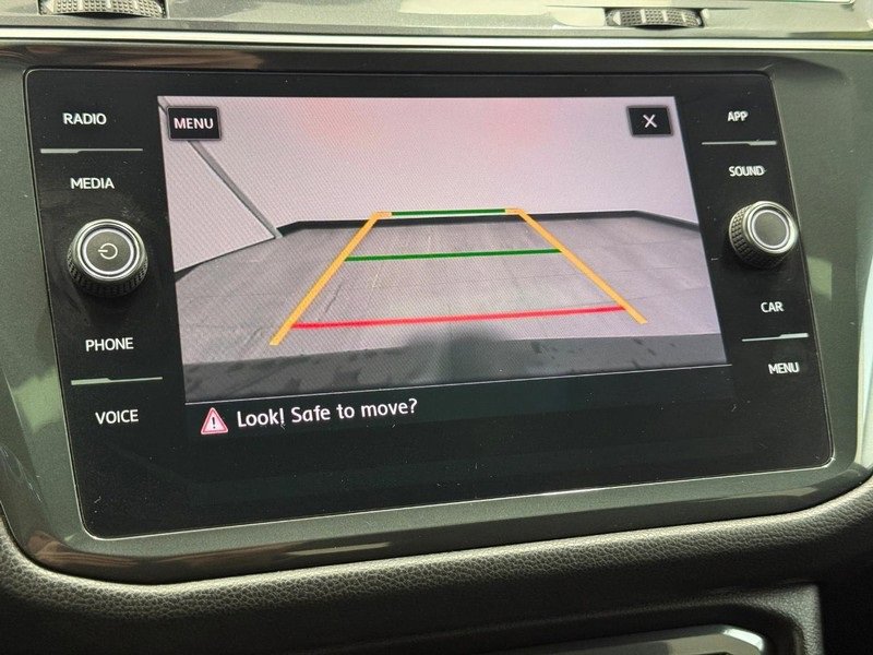 Used 2020 Volkswagen Tiguan SE image 17