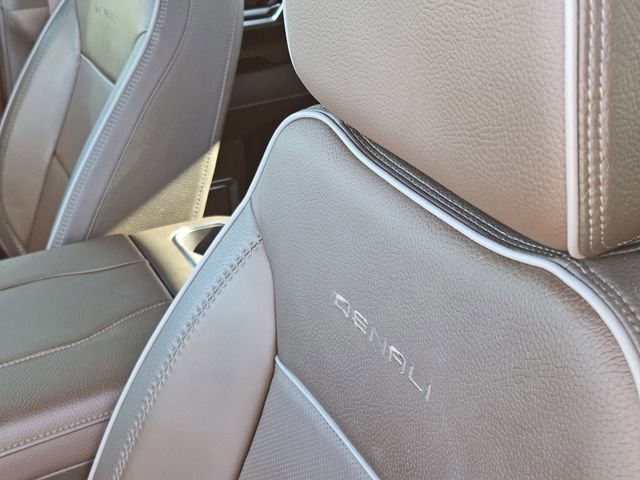 Used 2025 GMC Sierra 3500 Denali w/ Denali Reserve Package image 25