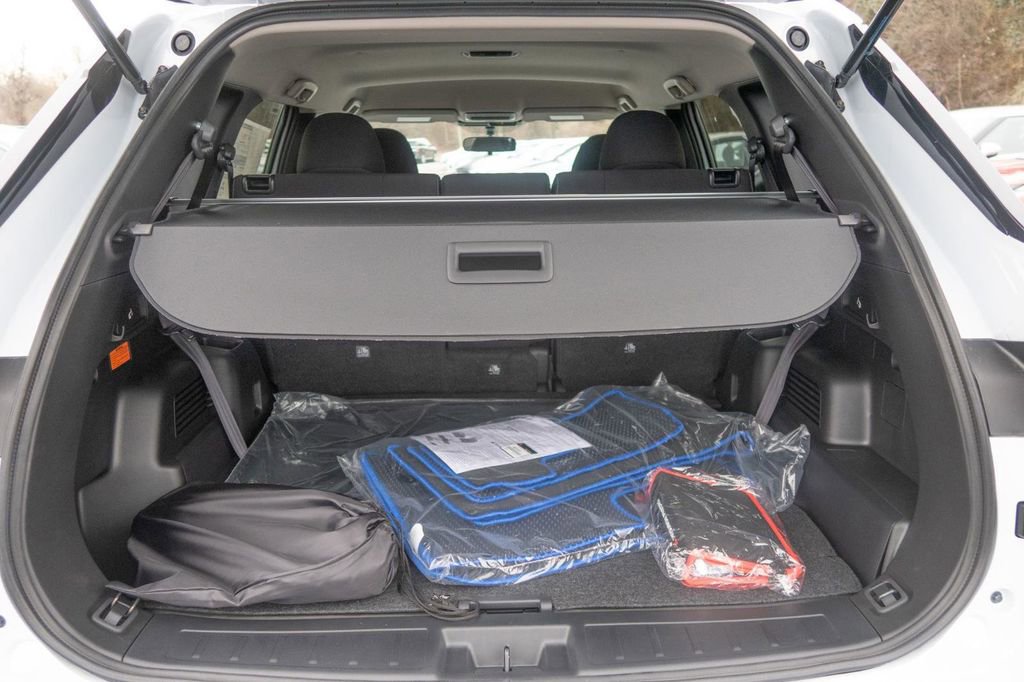 New 2025 Mitsubishi Outlander ES image 13