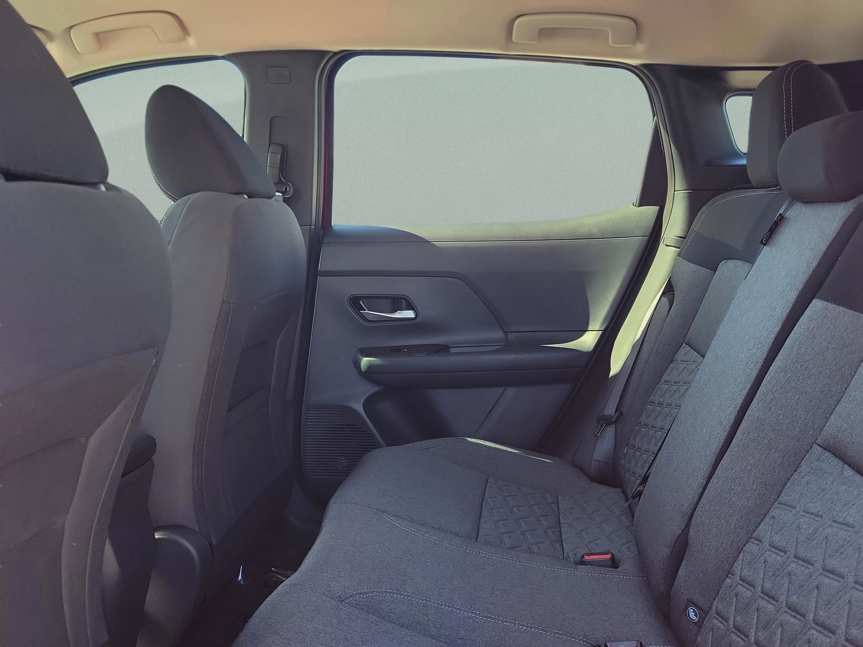 Certified 2025 Nissan Kicks SV image 11