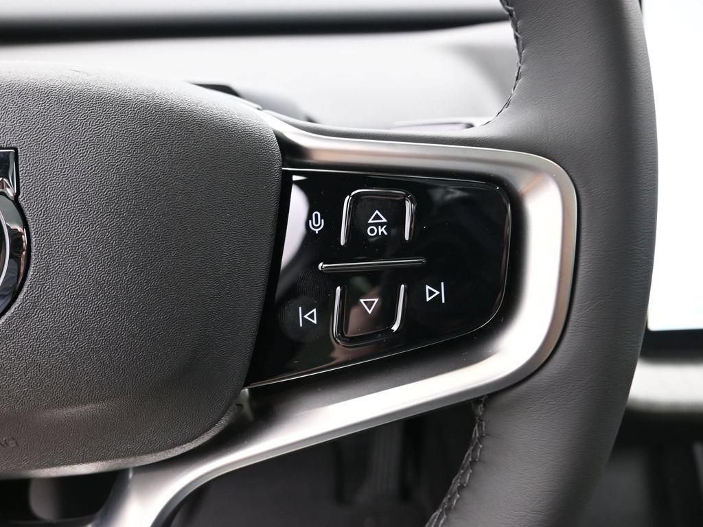 New 2026 Volvo EX30 Cross Country Ultra w/ Protection Package Premier AWD/4WD image 16