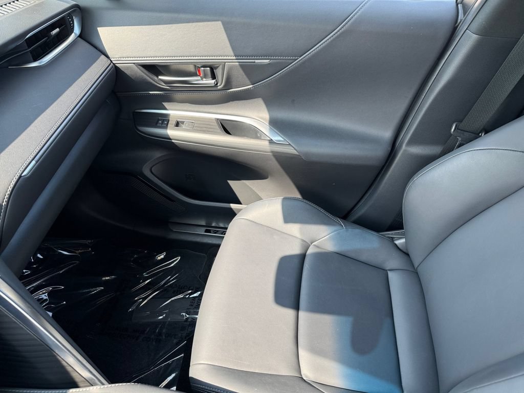 Certified 2024 Toyota Venza XLE AWD/4WD image 30