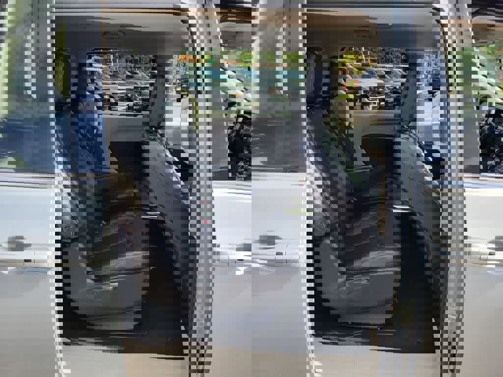 Used 2023 Chrysler Pacifica Touring-L image 17