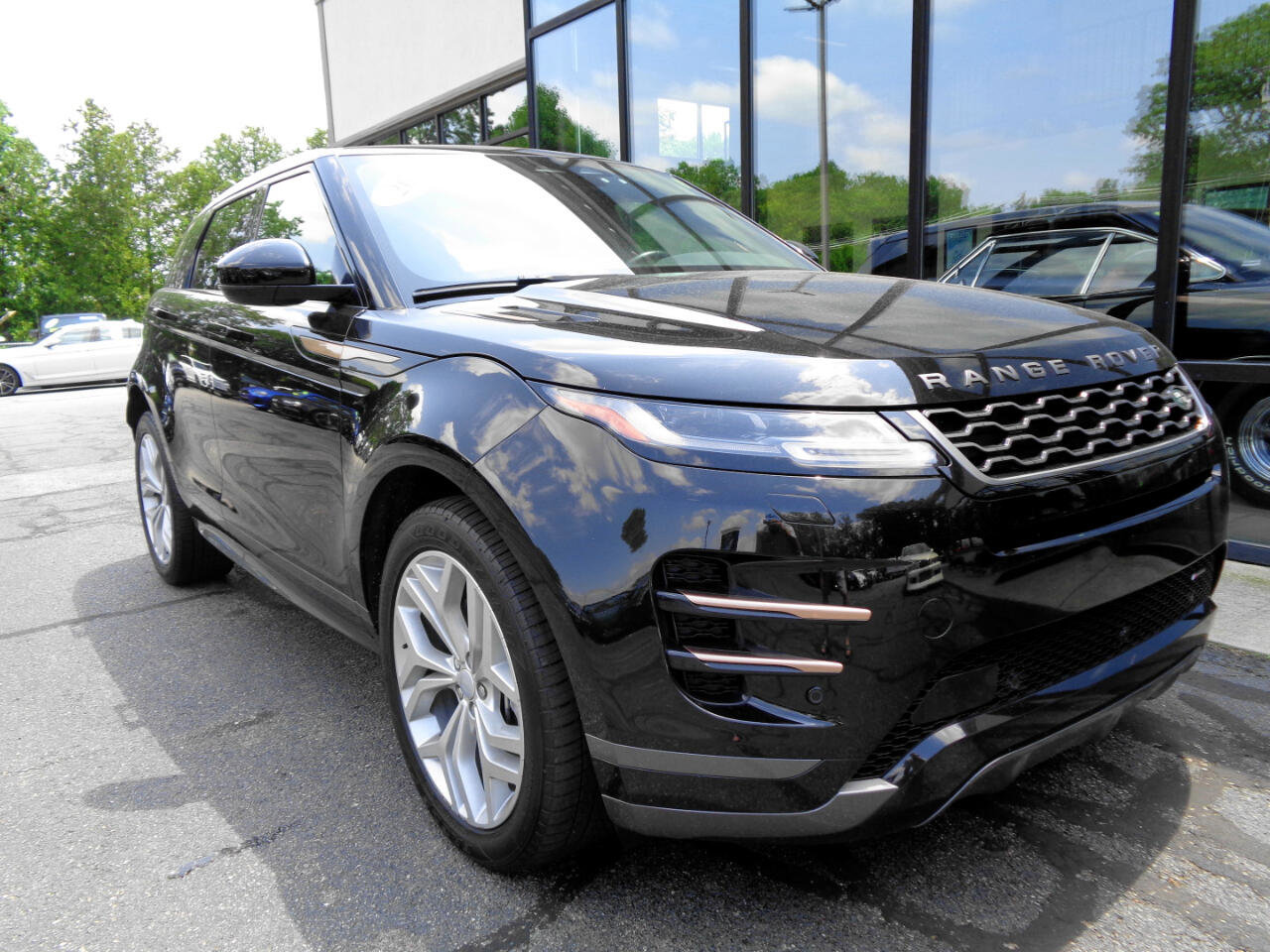 Used 2022 Land Rover Range Rover Evoque R-Dynamic SE image 3