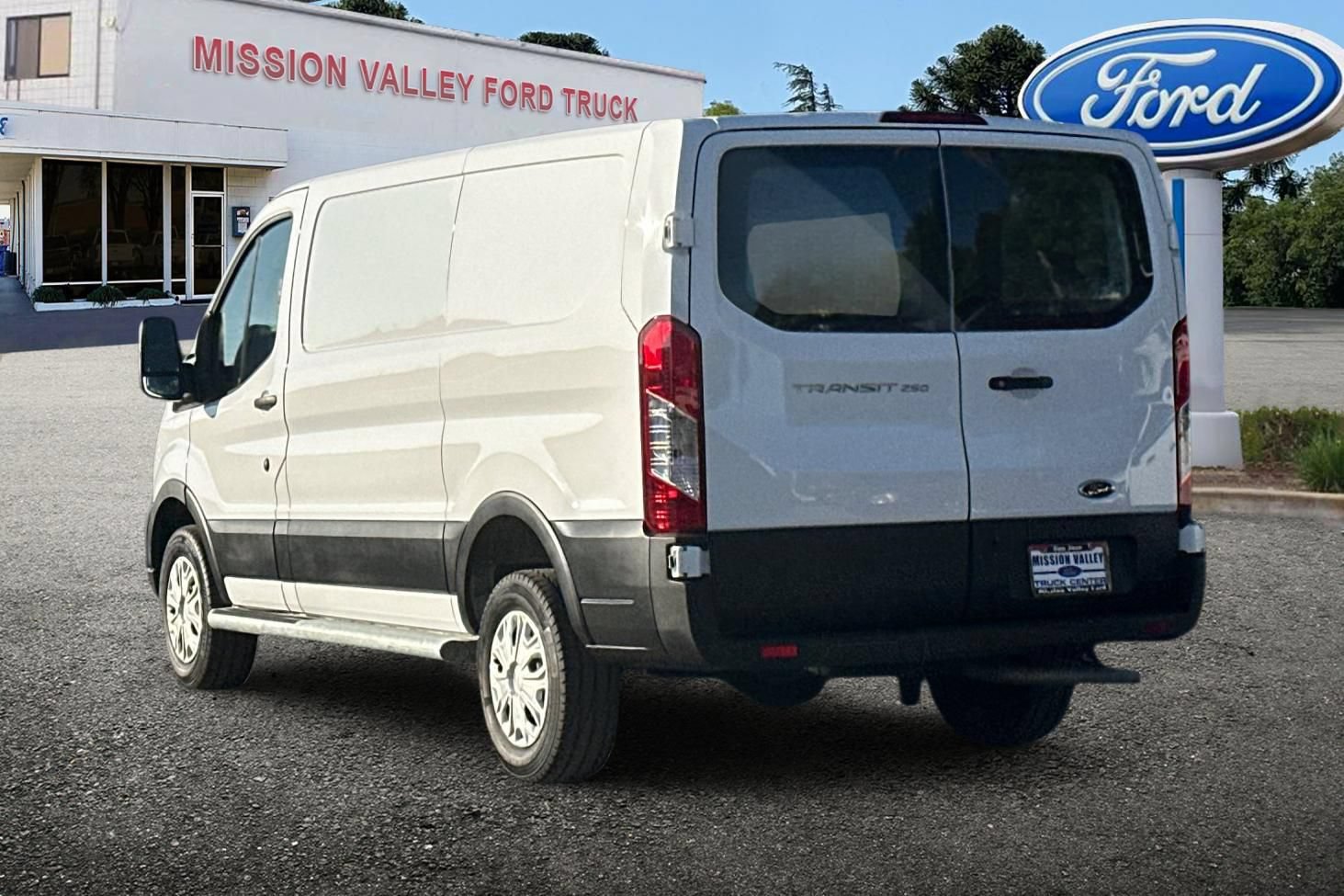Used 2025 Ford Transit 250 Low Roof w/ Exterior Upgrade Package RWD image 6