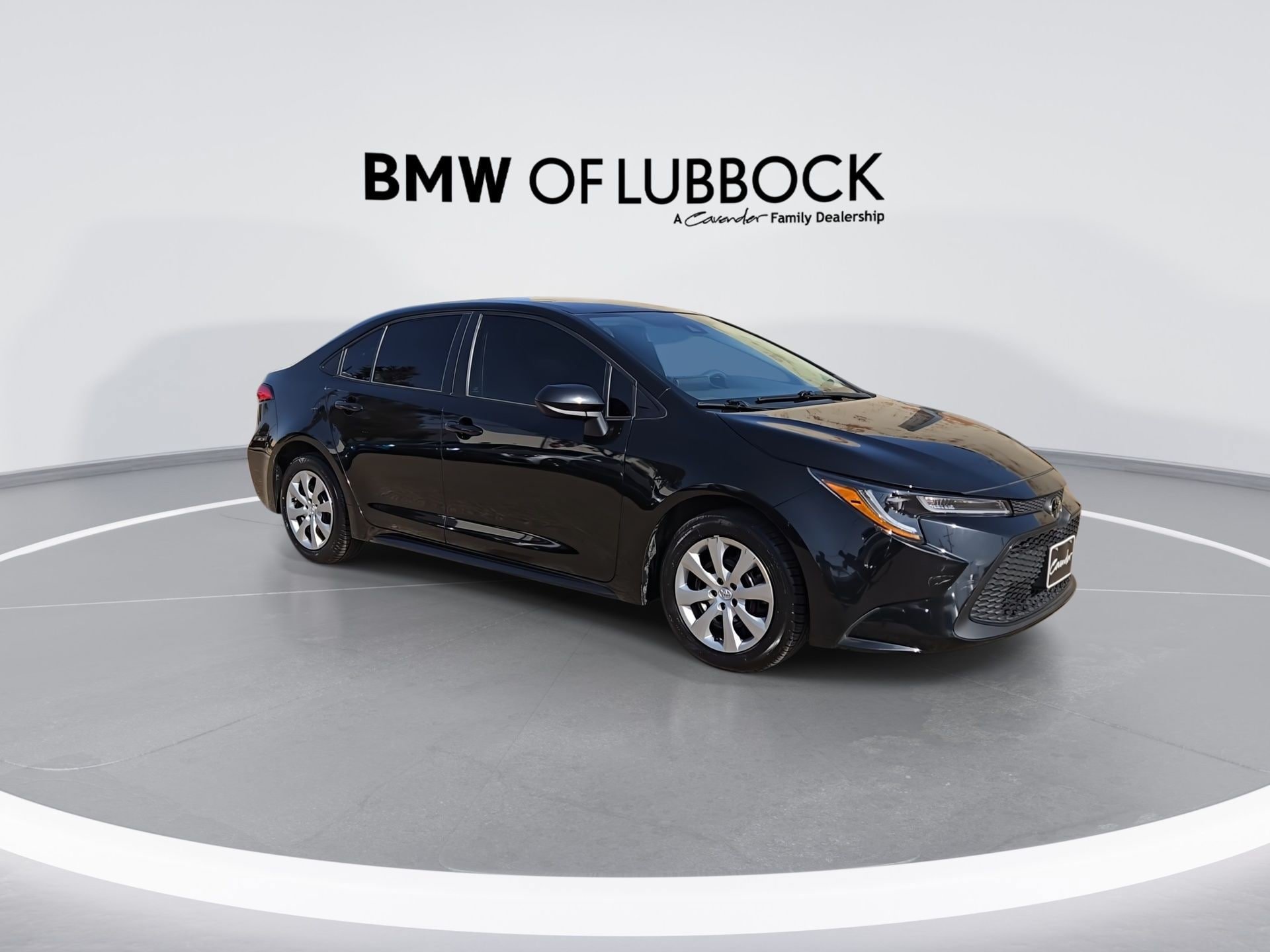 Used 2022 Toyota Corolla LE FWD image 2