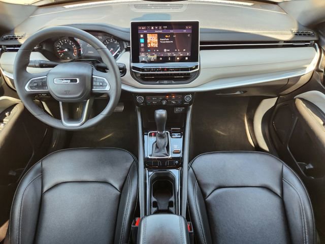 Used 2025 Jeep Compass Limited image 26