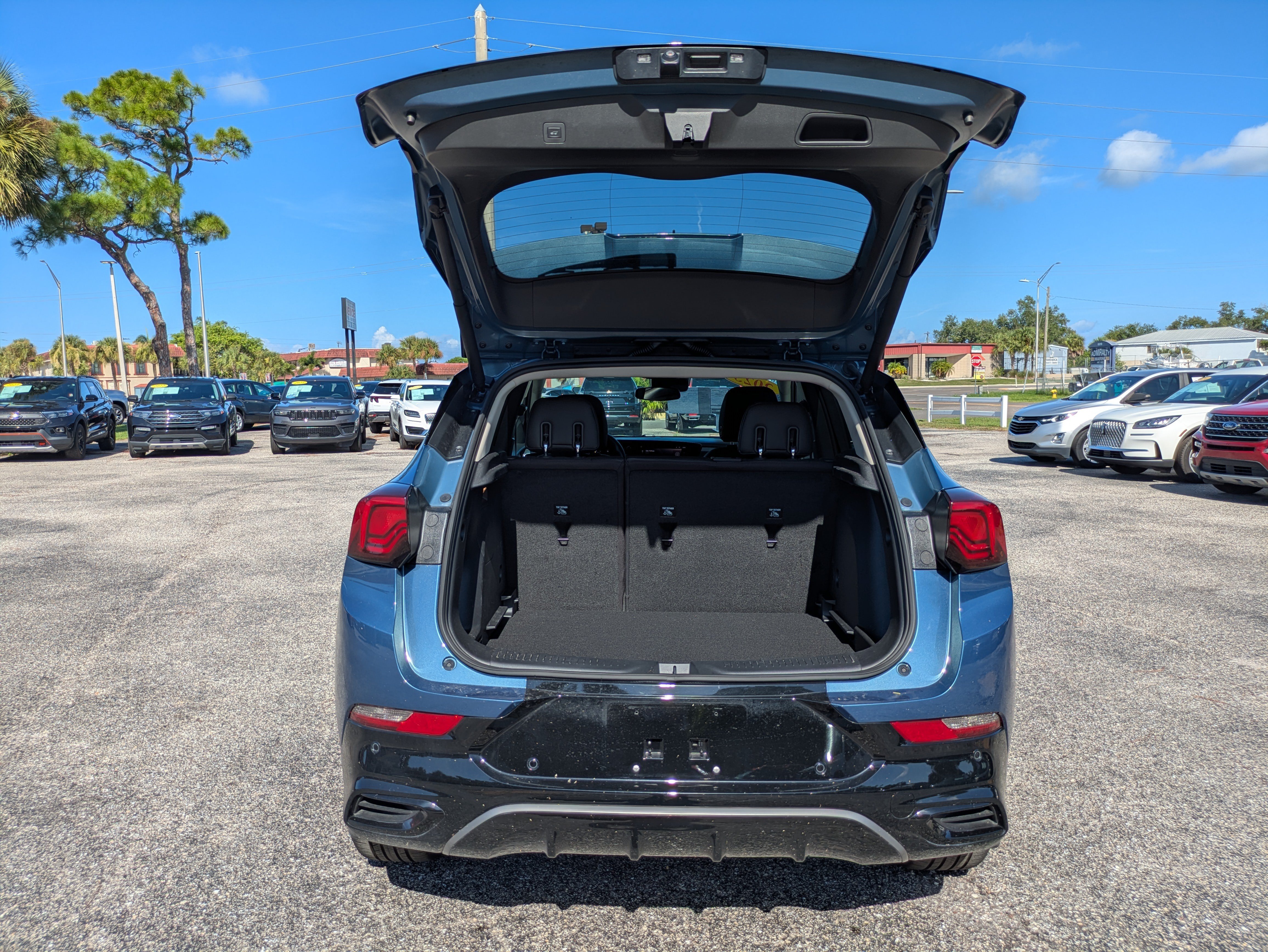 Used 2025 Buick Encore GX Sport Touring w/ Advanced Technology Package FWD image 31