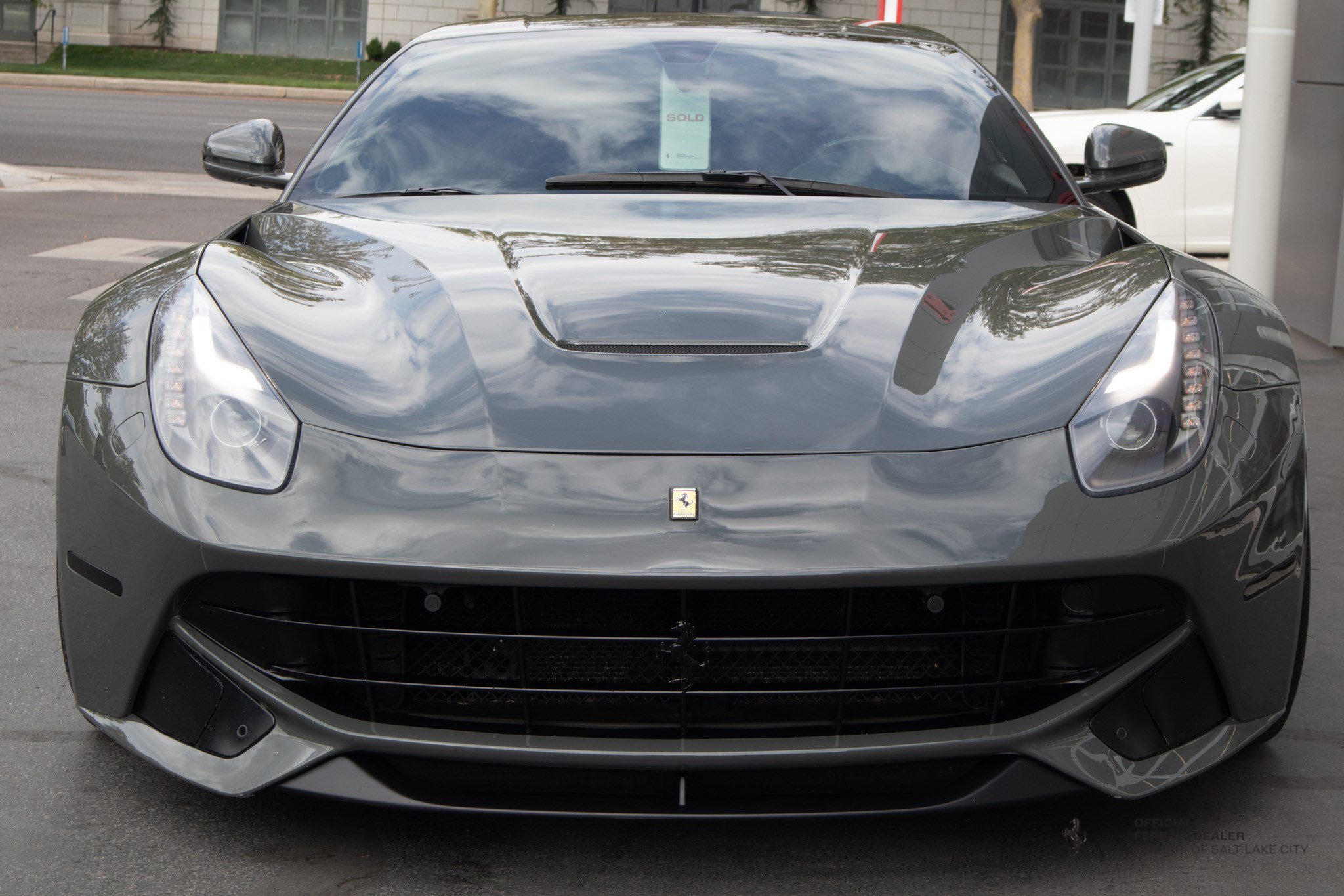 Used 2014 Ferrari F12 Berlinetta RWD image 9