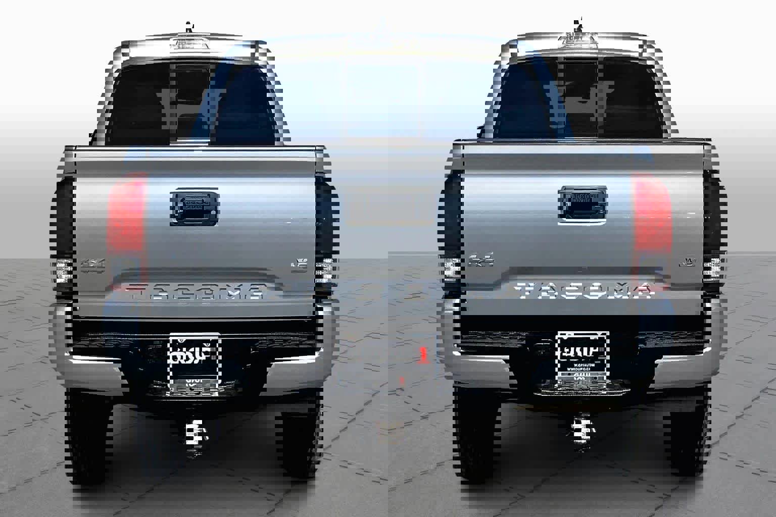 Used 2023 Toyota Tacoma SR image 5