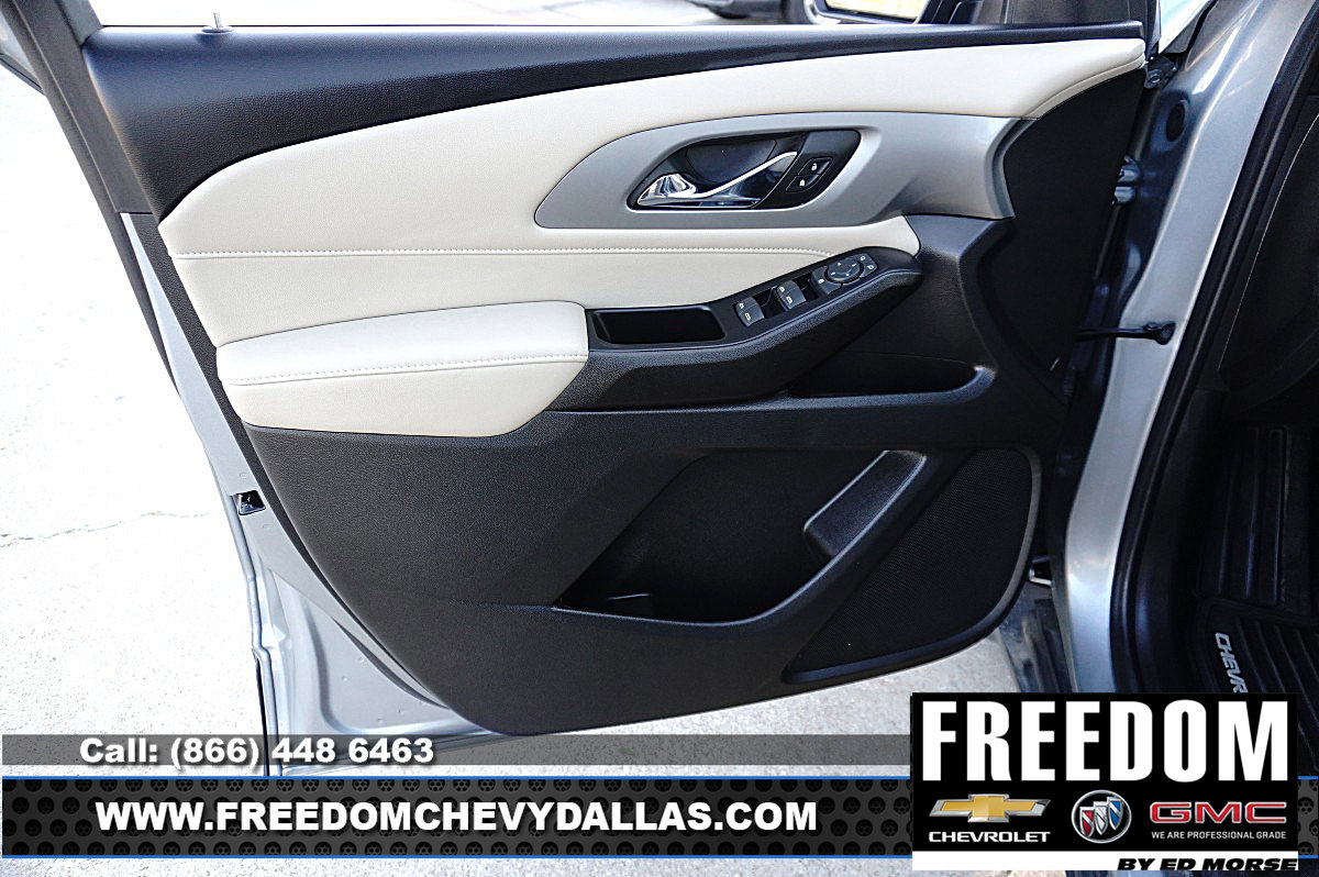 Used 2023 Chevrolet Traverse LS FWD image 34