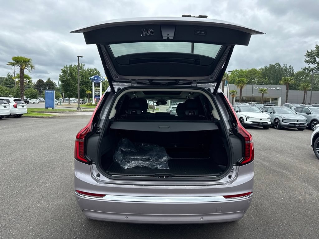 New 2026 Volvo XC90 B6 Plus w/ Protection Package AWD/4WD image 16
