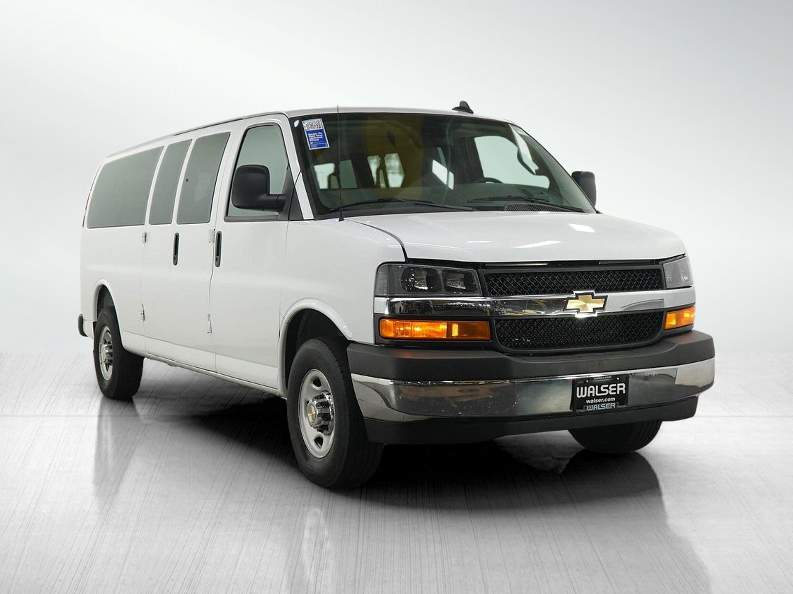 Used 2025 Chevrolet Express 3500 LT w/ LT Preferred Equipment Group RWD image 7
