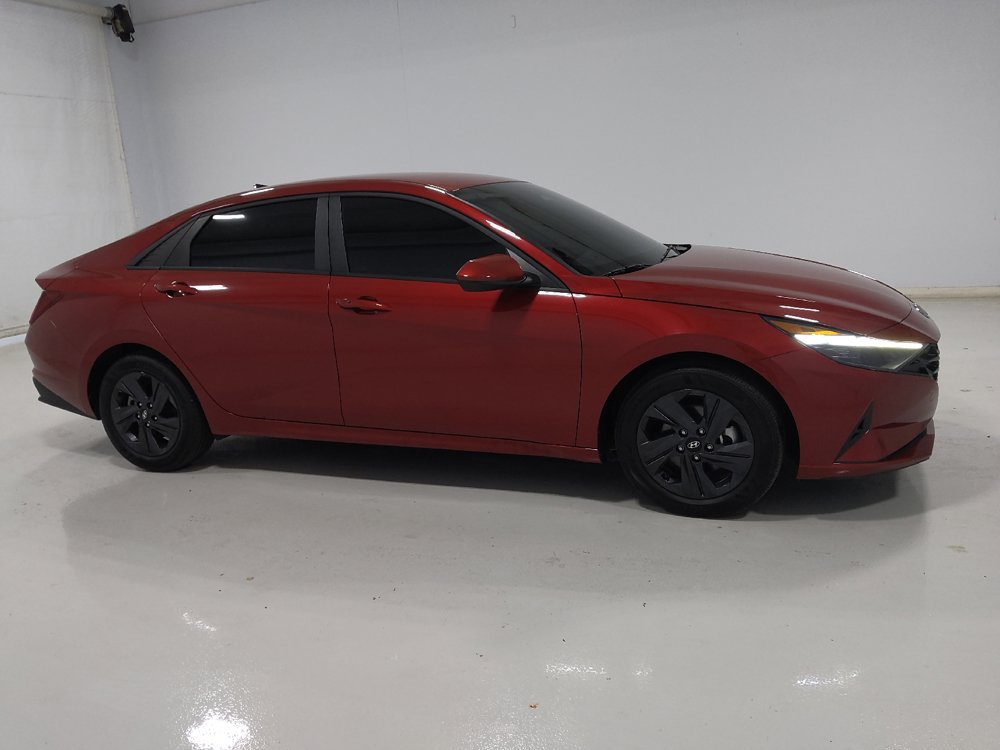 Used 2023 Hyundai Elantra SEL w/ Cargo Package FWD image 11