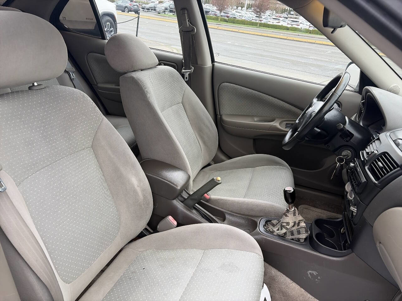 Used 2002 Nissan Sentra SE-R image 12