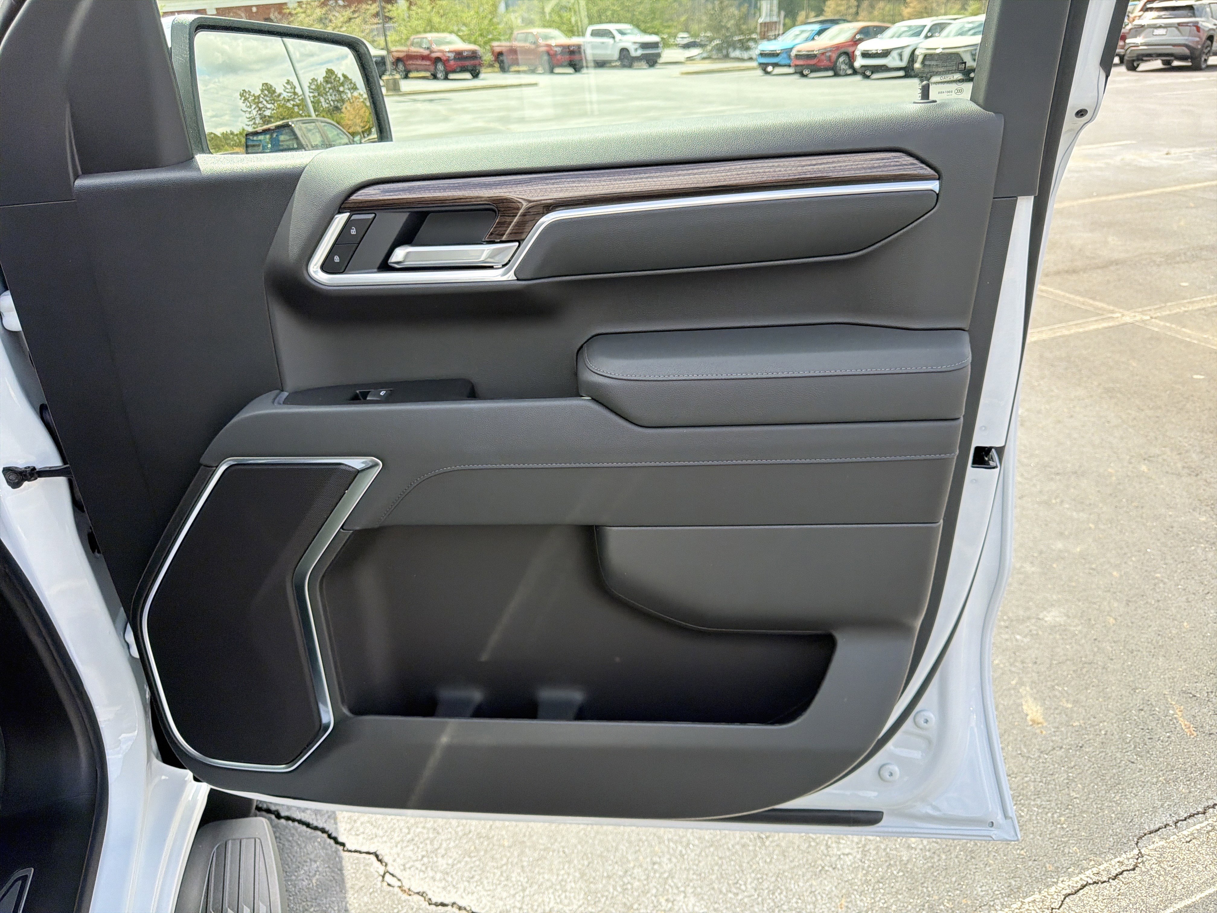 New 2026 Chevrolet Silverado 1500 LT w/ Z71 Off-Road Package image 14