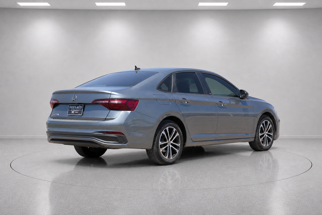 Used 2024 Volkswagen Jetta Sport FWD image 3