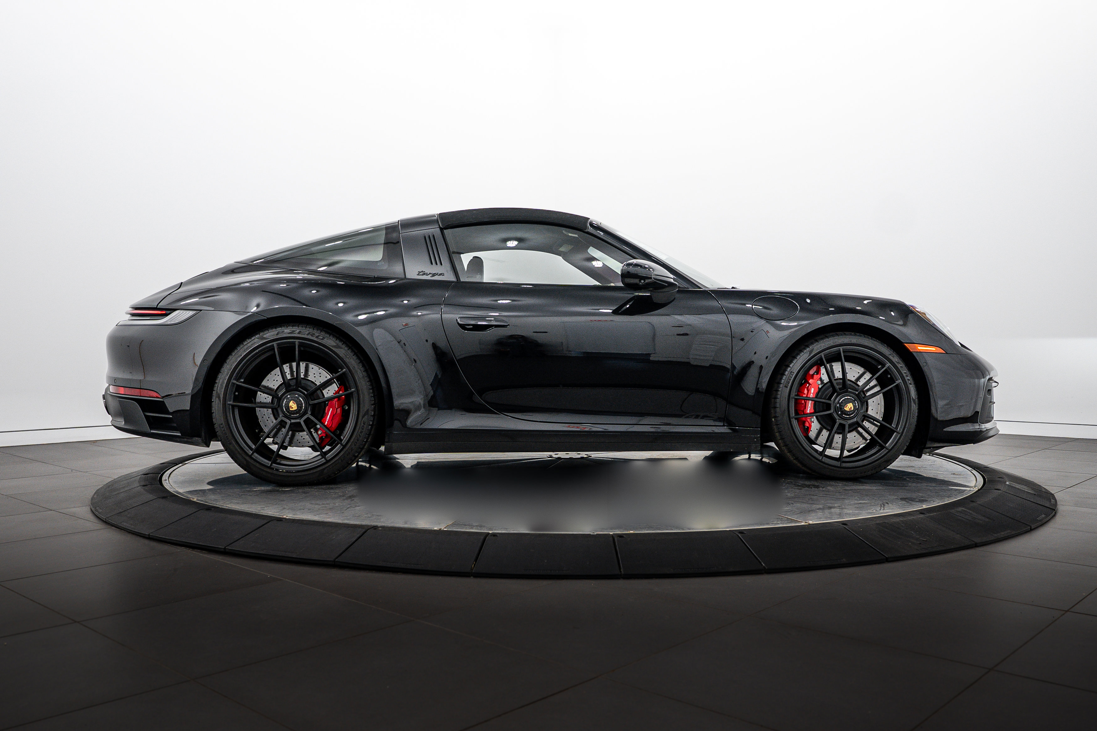 Certified 2022 Porsche 911 Targa 4 GTS AWD/4WD image 26