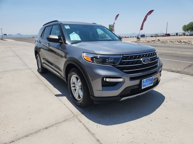 Used 2022 Ford Explorer XLT w/ Equipment Group 202A image 3