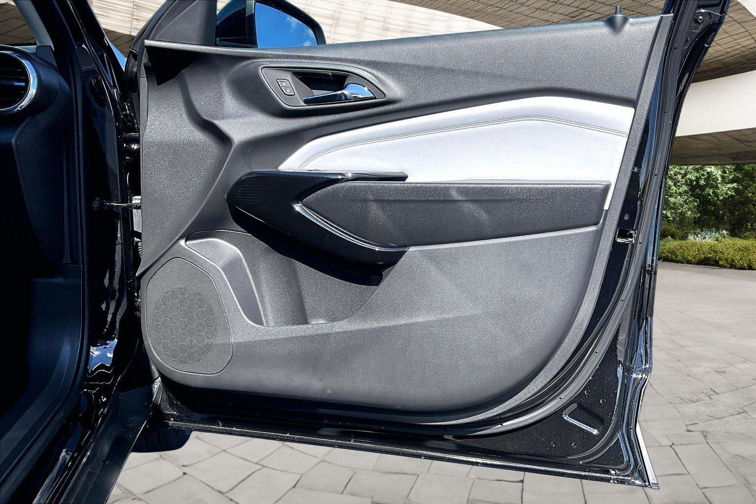 New 2026 Chevrolet Trax LT w/ Driver Confidence Package image 13