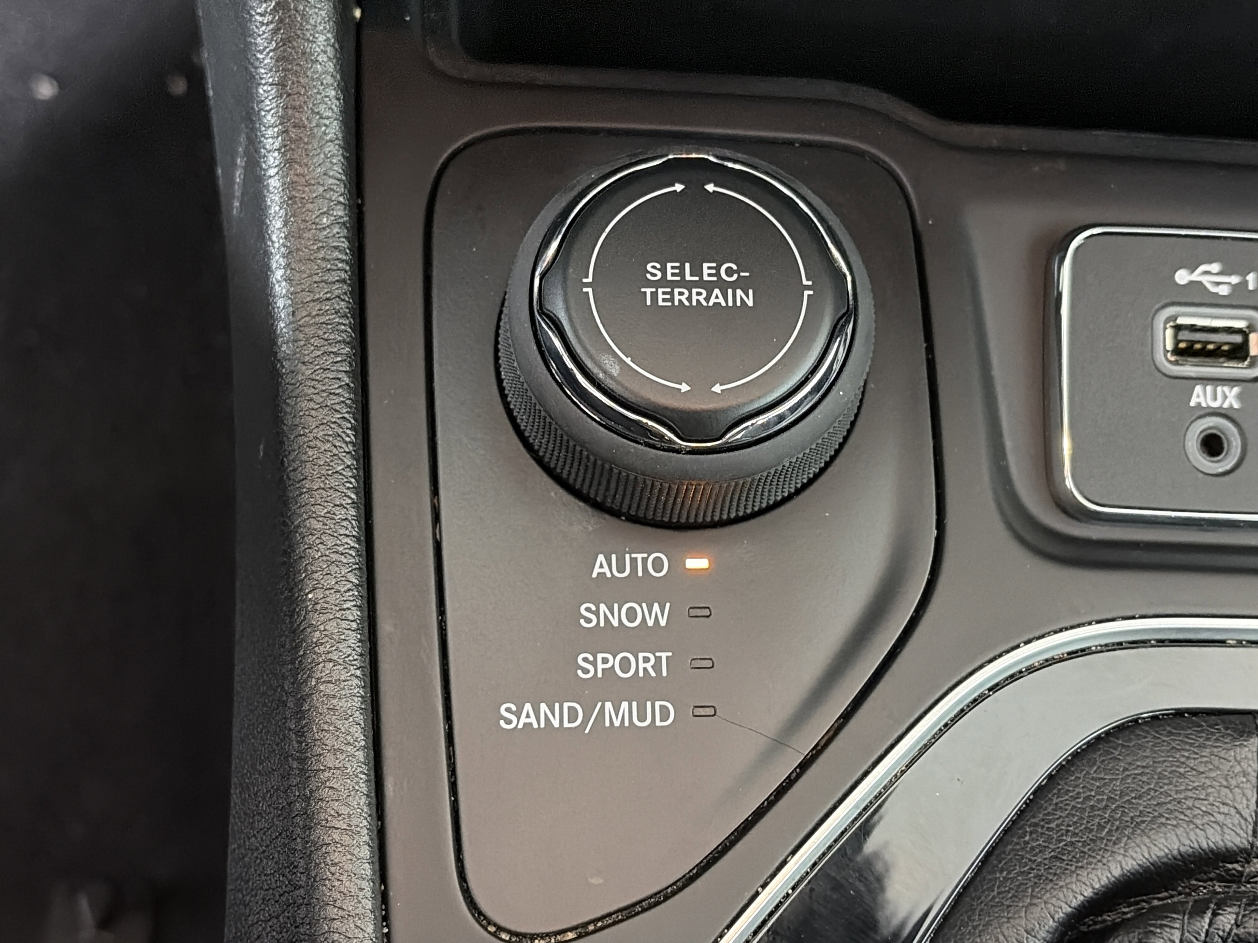 Used 2022 Jeep Cherokee Limited image 27