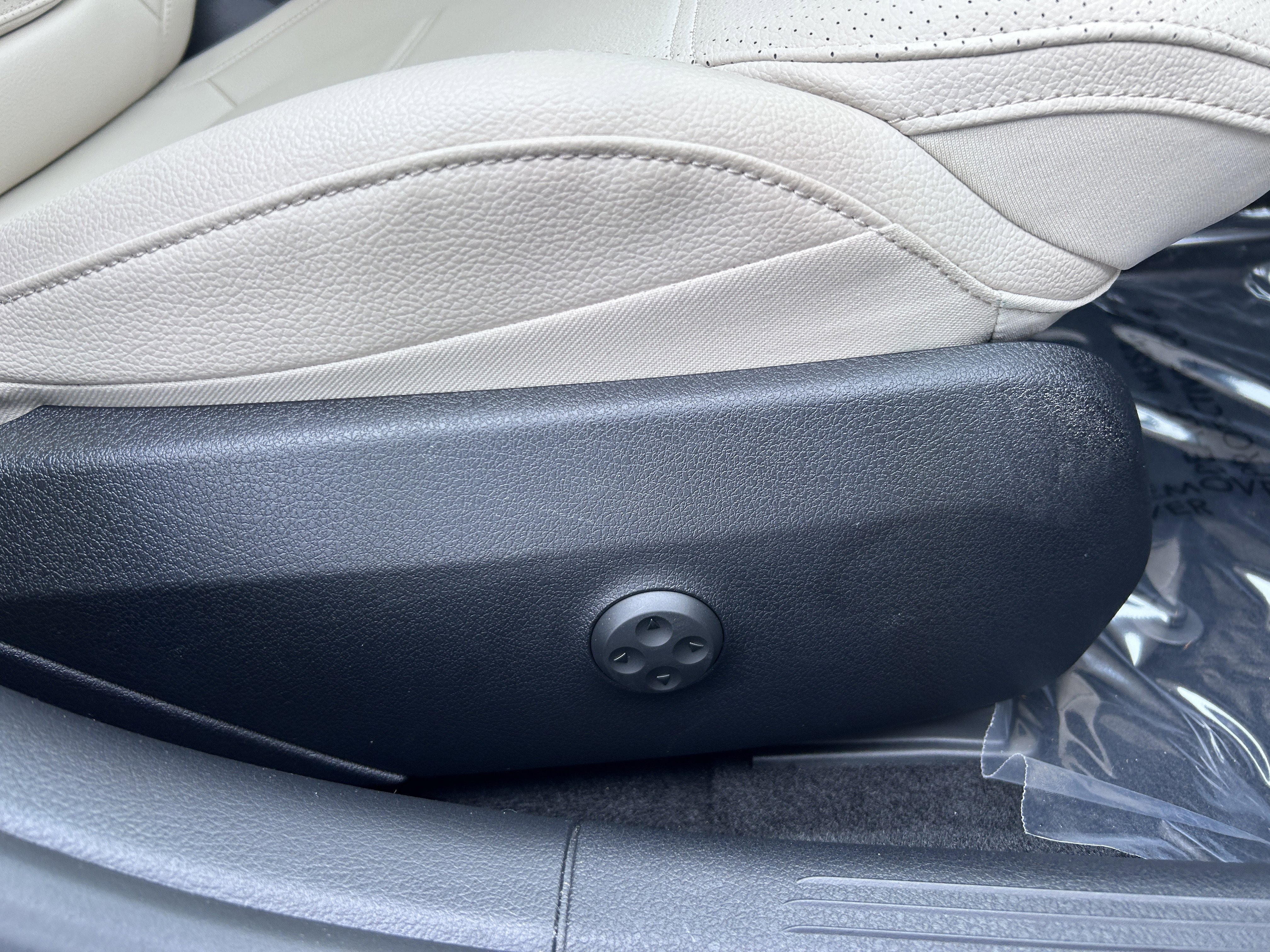 Used 2023 Mercedes-Benz C 300 4MATIC Sedan image 25