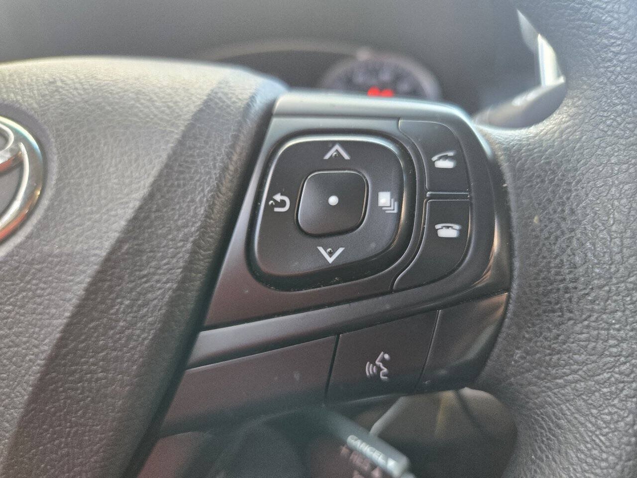 Used 2017 Toyota Camry LE FWD image 45