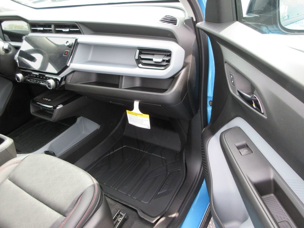 New 2027 Chevrolet Bolt RS w/ Technology Package FWD image 18