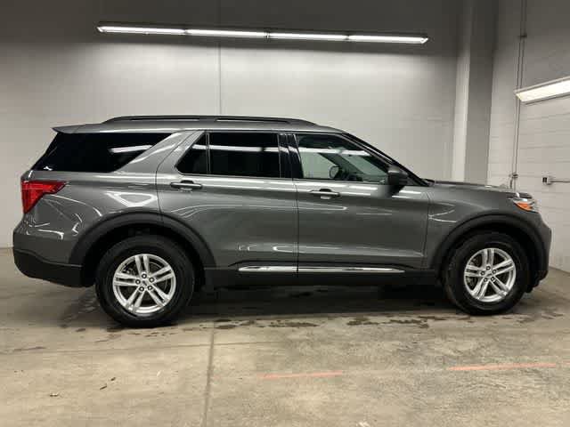 Used 2024 Ford Explorer XLT w/ Equipment Group 202A AWD/4WD image 3