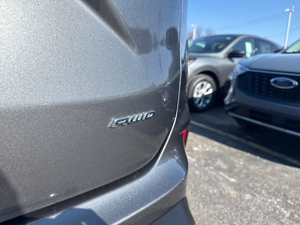 Used 2024 Ford Edge SEL w/ Sport Appearance Package image 11