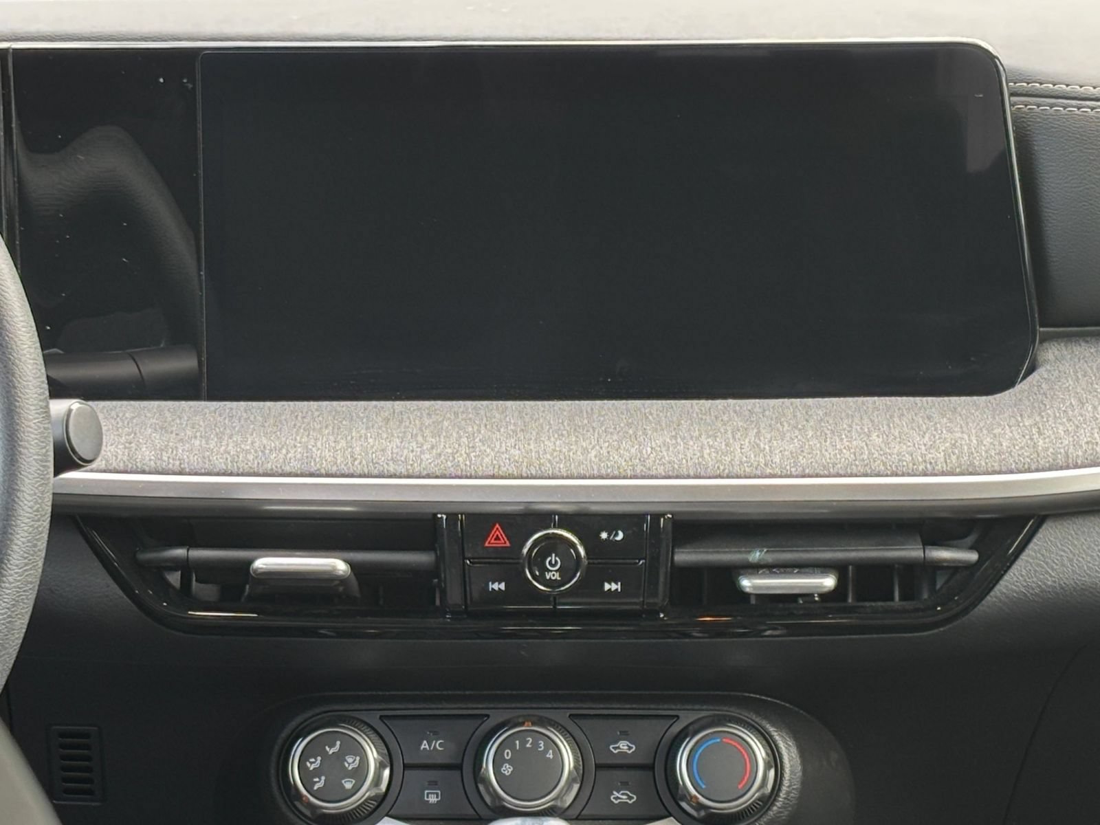 Used 2025 Nissan Kicks SV AWD/4WD image 20