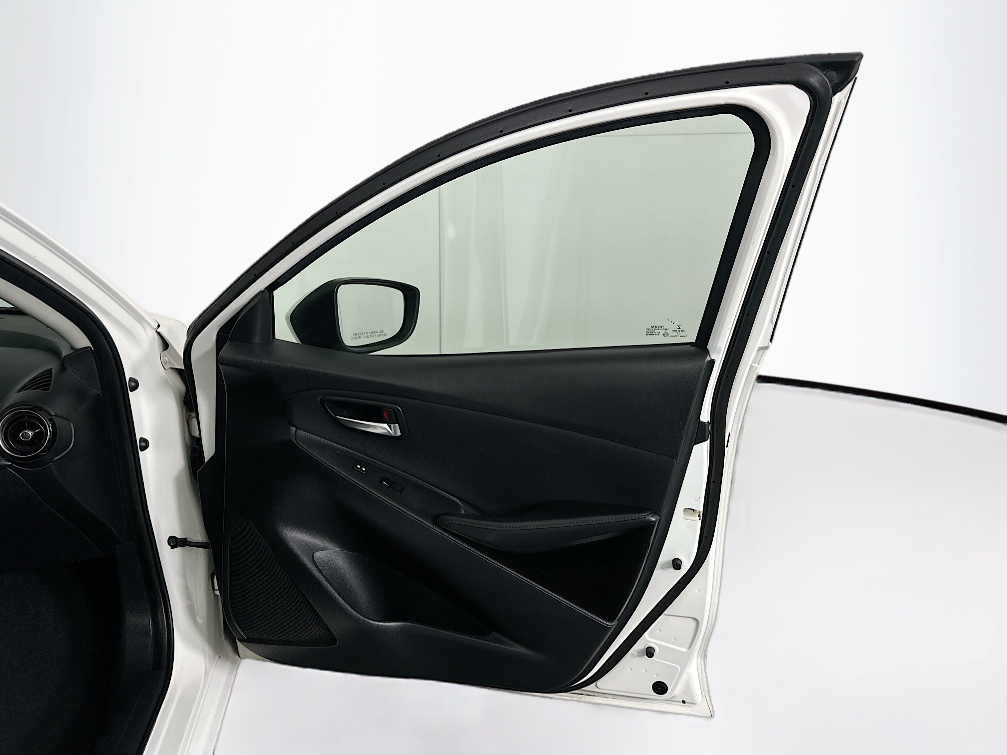 Used 2018 Toyota Yaris iA FWD image 30