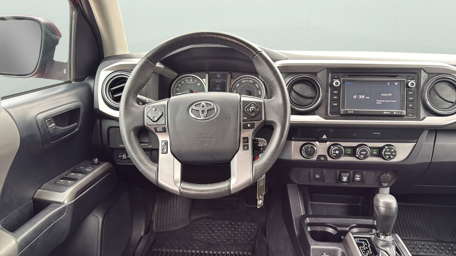 Used 2019 Toyota Tacoma SR5 AWD/4WD image 12