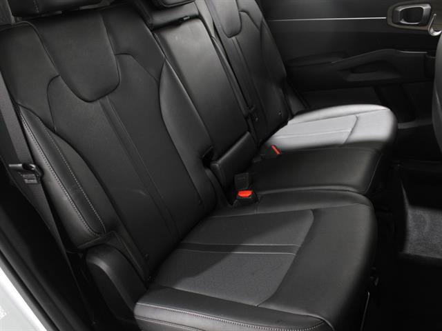 Used 2022 Kia Sorento S image 21