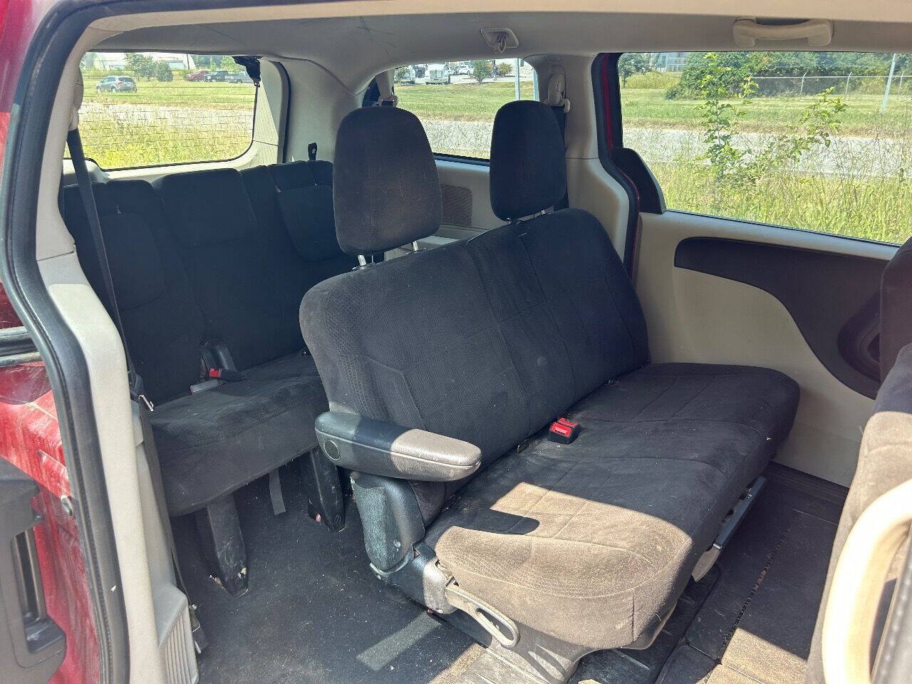 Used 2013 Dodge Grand Caravan American Value Package w/ UConnect Hands-Free Group FWD image 11