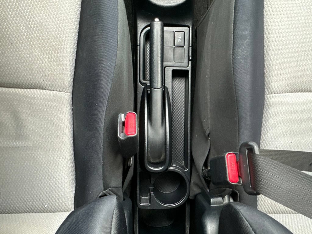 Used 2012 Toyota Yaris LE FWD image 8