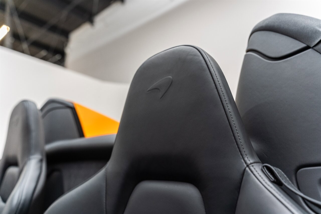 Used 2014 McLaren MP4-12C Spider RWD image 25