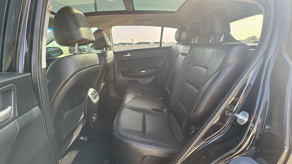 Used 2020 Kia Sportage EX w/ EX Technology Package FWD image 32
