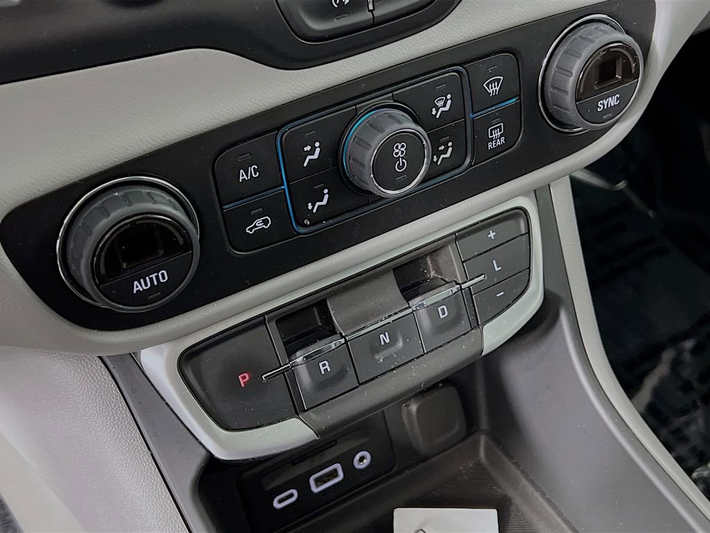 Used 2022 GMC Terrain SLT w/ Infotainment Package II AWD/4WD image 16