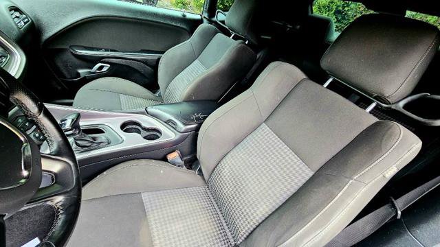 Used 2020 Dodge Challenger GT w/ Driver Convenience Group AWD/4WD image 10