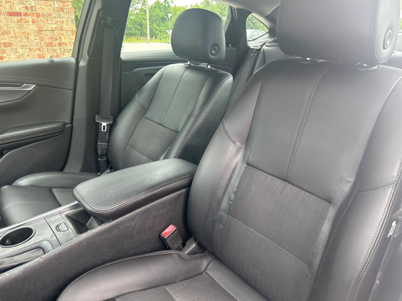Used 2019 Chevrolet Impala LT FWD image 18