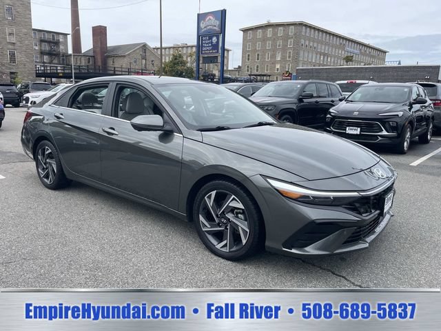 Used 2024 Hyundai Elantra Limited FWD image 2