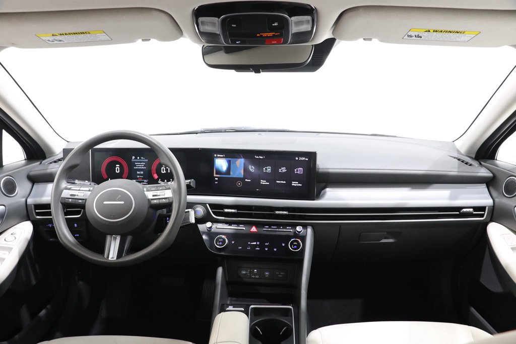 Used 2025 Hyundai Sonata SEL FWD image 12