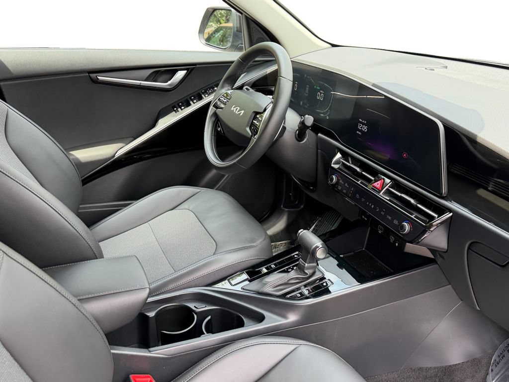 Certified 2023 Kia Niro EX FWD image 8