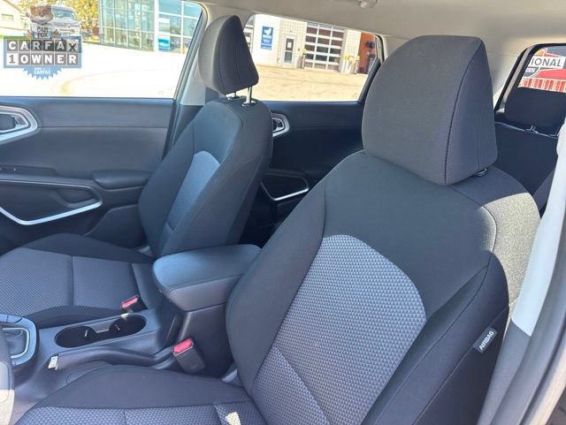 Used 2025 Kia Soul LX w/ LX Technology Package FWD image 20