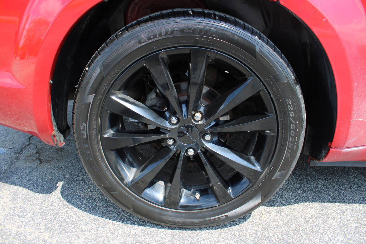 Used 2013 Dodge Avenger SXT w/ Blacktop Pkg FWD image 14