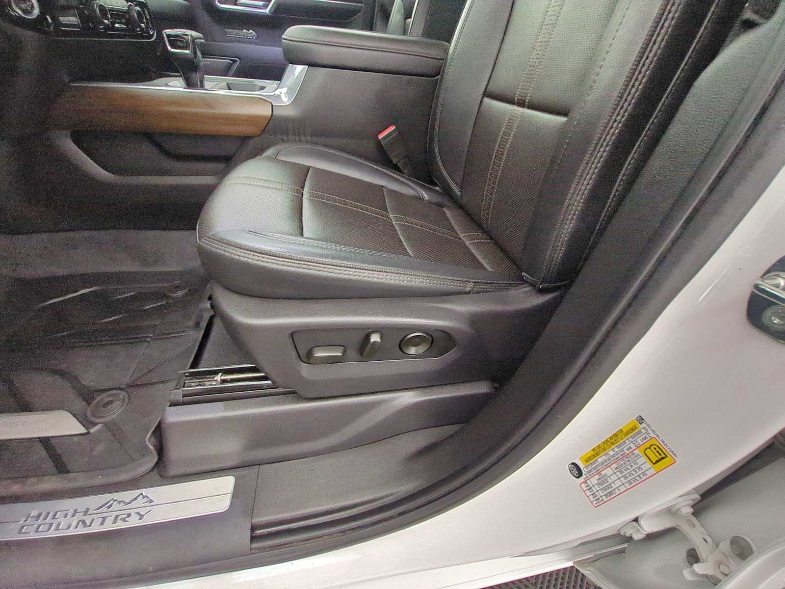 Used 2024 Chevrolet Silverado 1500 High Country w/ High Country Premium Package AWD/4WD image 16