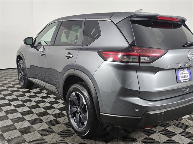Used 2025 Nissan Rogue SV image 6