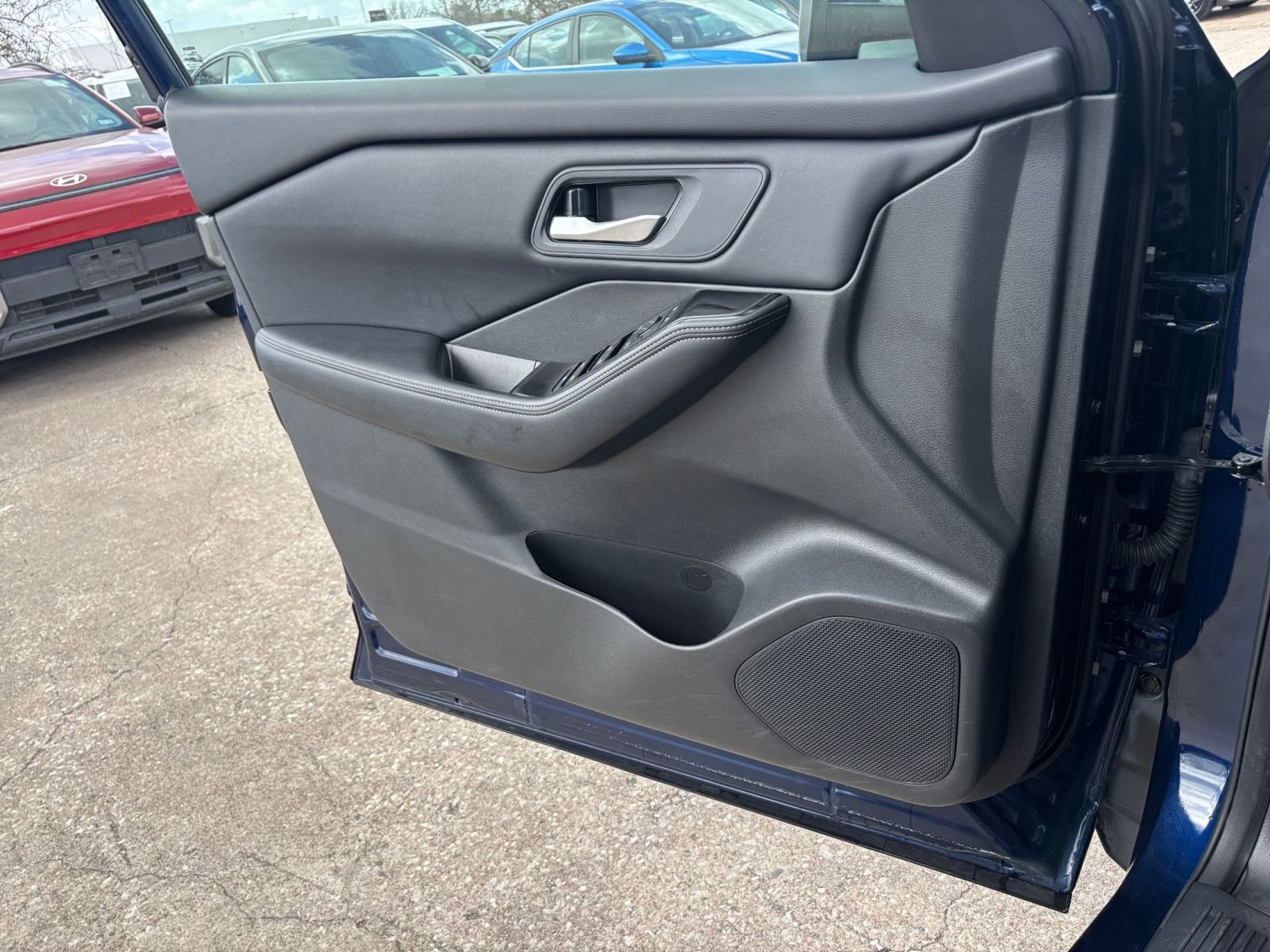 Used 2025 Nissan Rogue SV FWD image 18